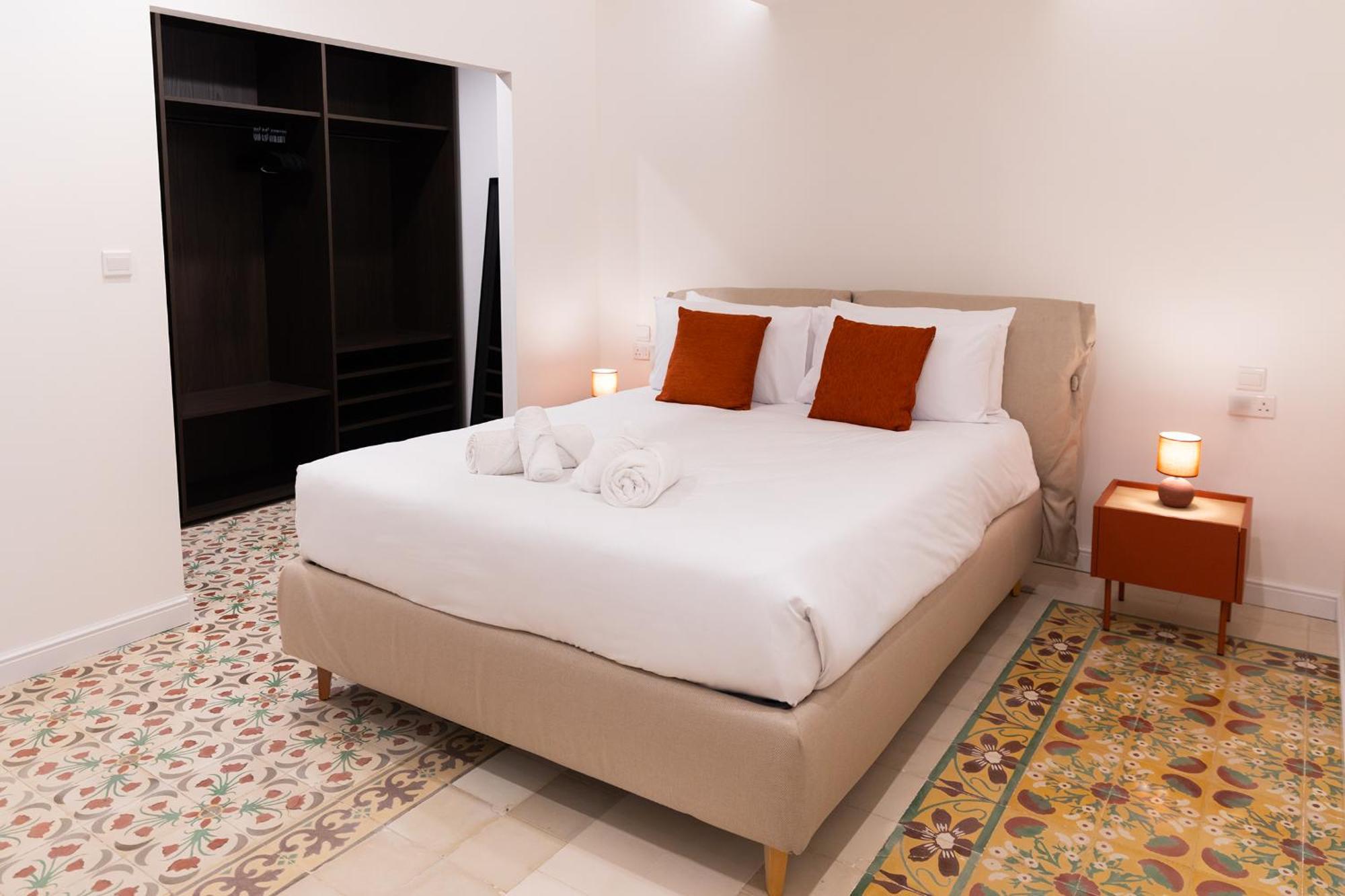 Florette Suite Designer Finish With Stunning Lounge Terrace By Arcobnb Ил-Фурияна Екстериор снимка