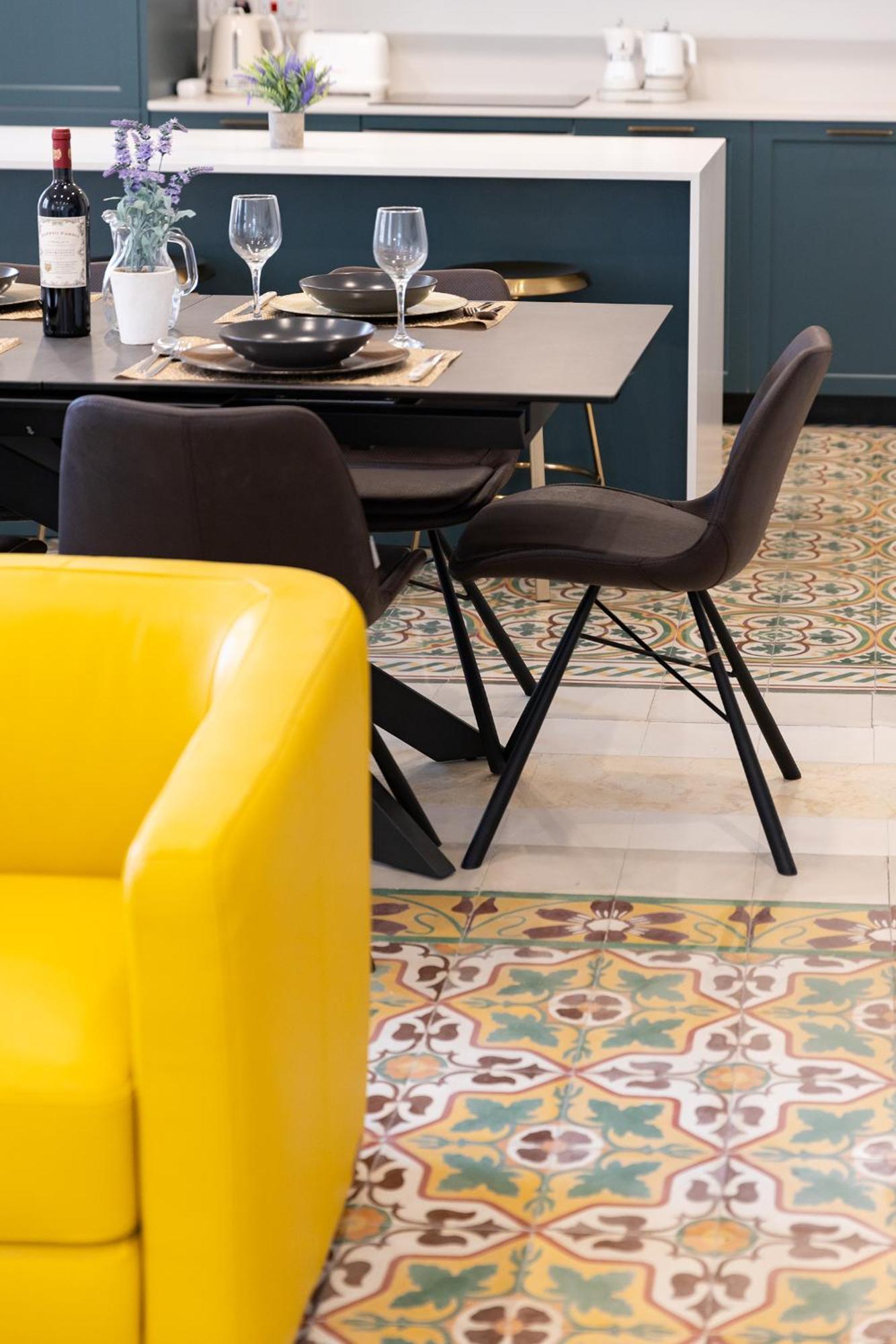 Florette Suite Designer Finish With Stunning Lounge Terrace By Arcobnb Ил-Фурияна Екстериор снимка
